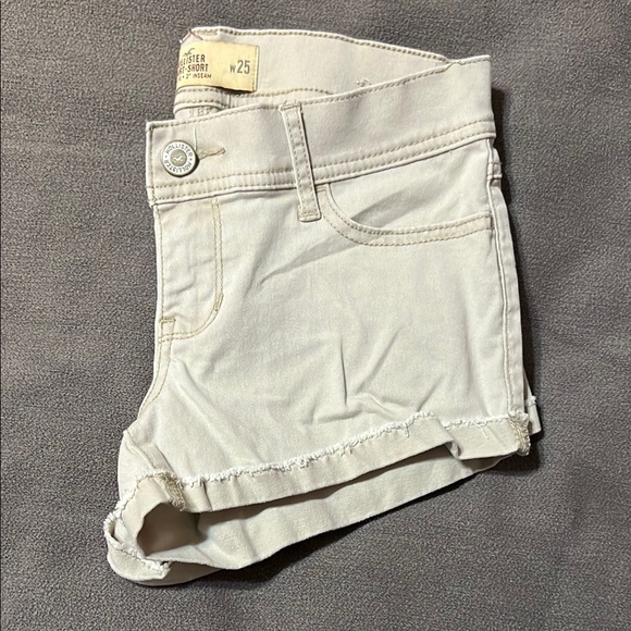 Women’s Hollister Khaki Jean Shorts Size 1 - Picture 4 of 4